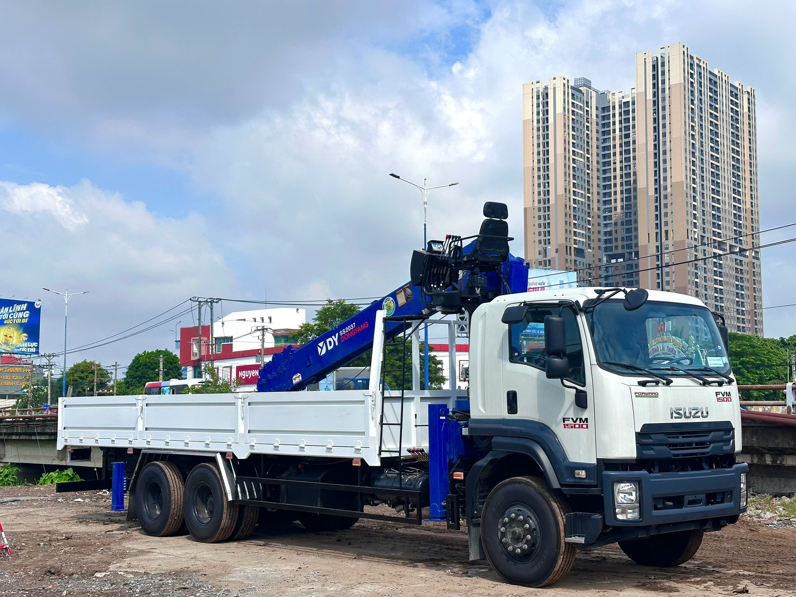 xe-tai-gan-cau-xe-cau-chuyen-dung-38