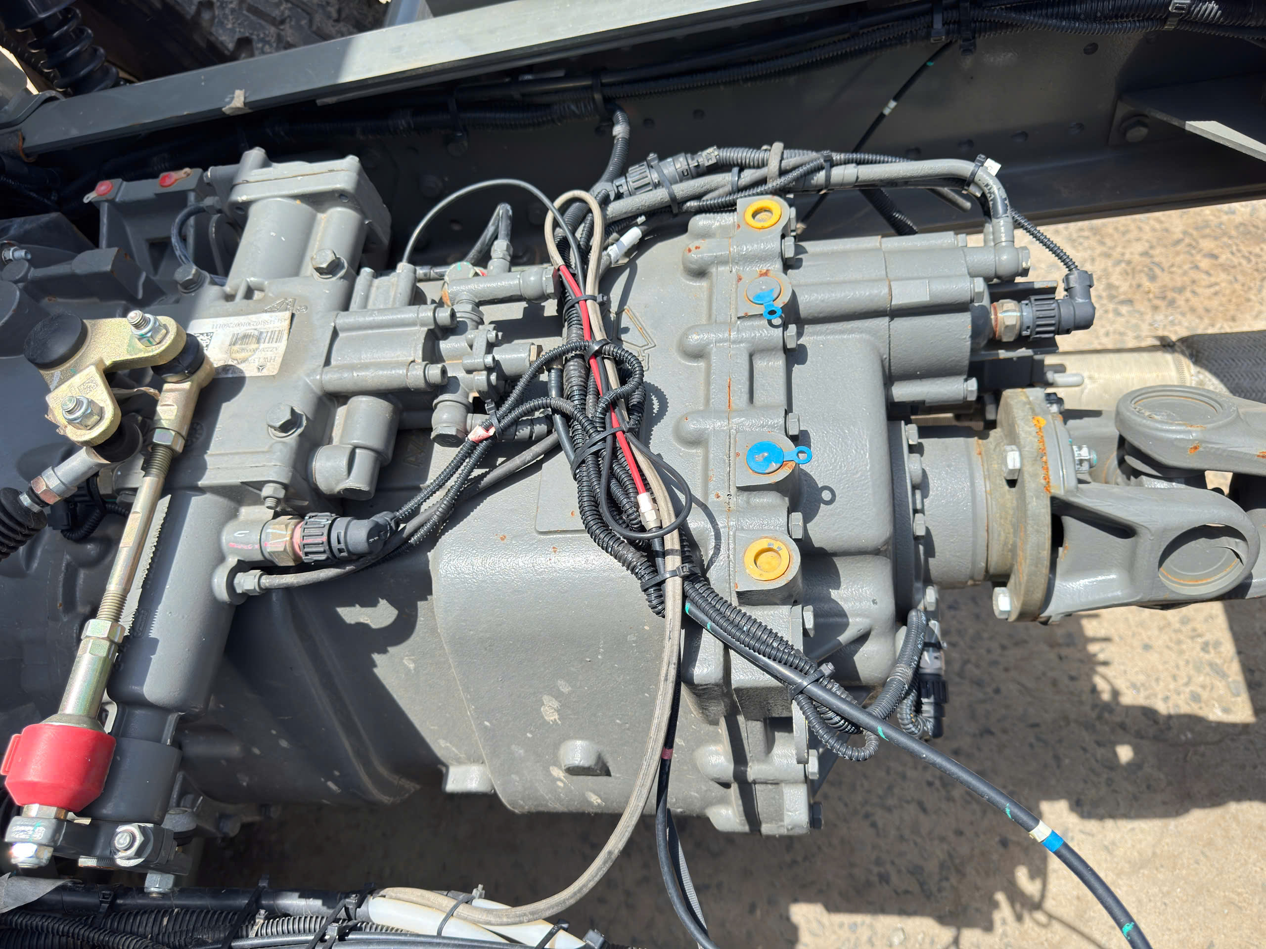 chassis-howo-3-chan-6x4-25-tan-dong-co-6870cc--5