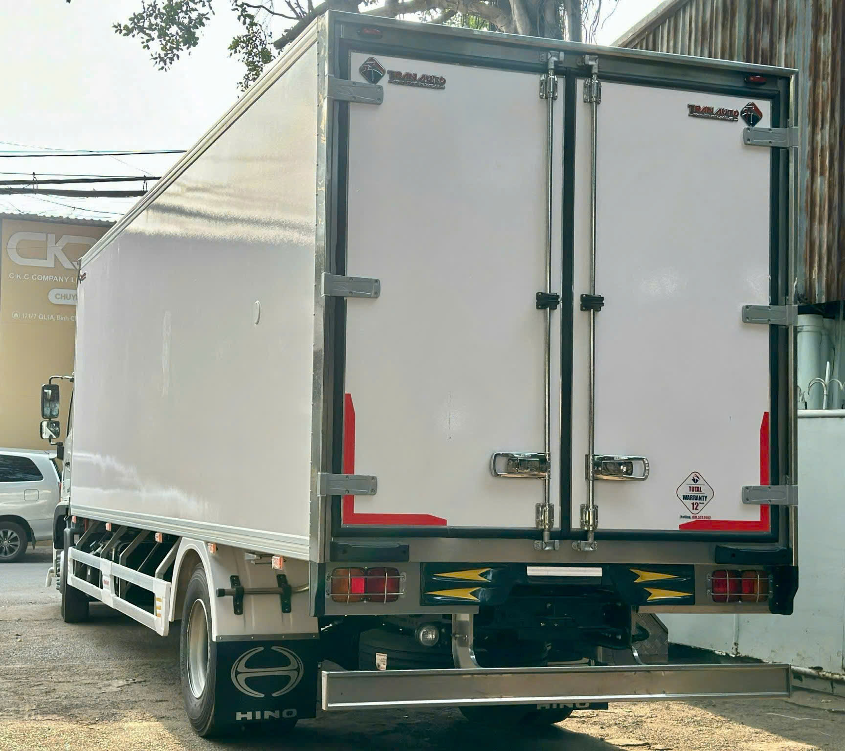 hino-fg8jt8a-thung-dong-lanh-7-5-tan-4