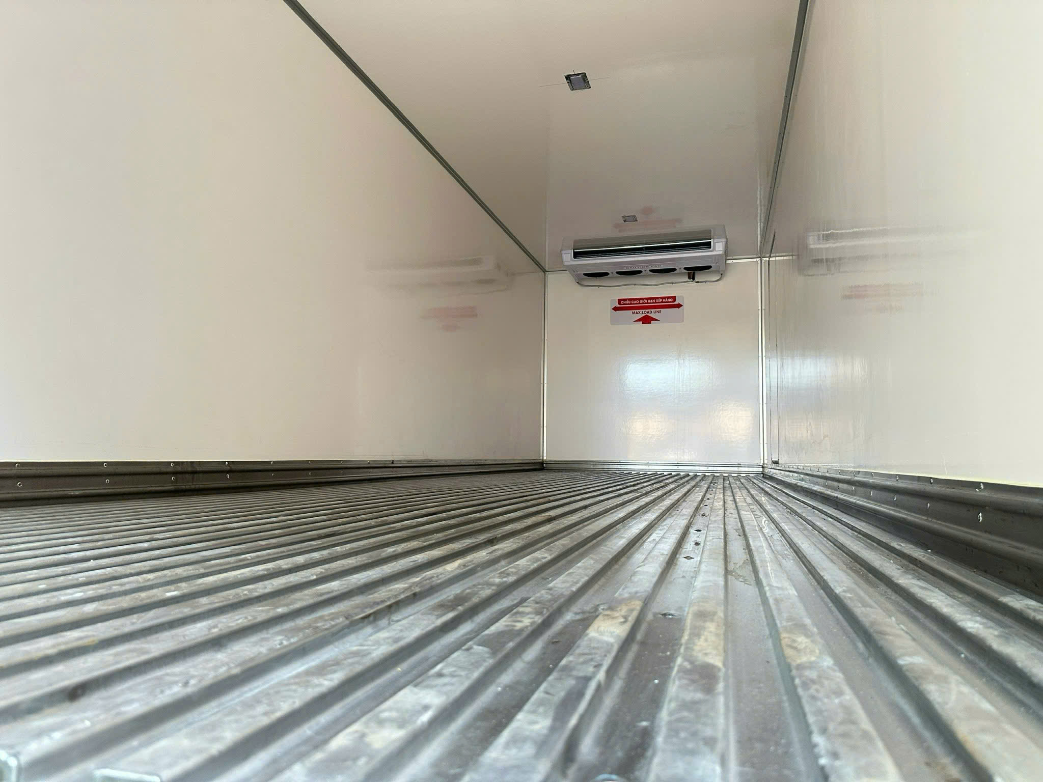 hino-fg8jt8a-thung-dong-lanh-7-5-tan-6