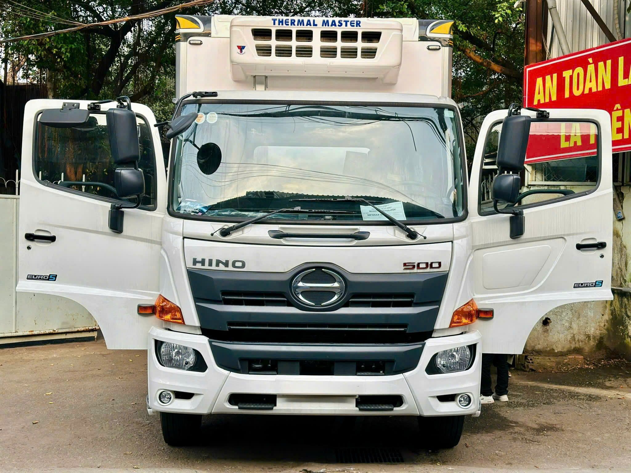 hino-fg8jt8a-thung-dong-lanh-7-5-tan-7