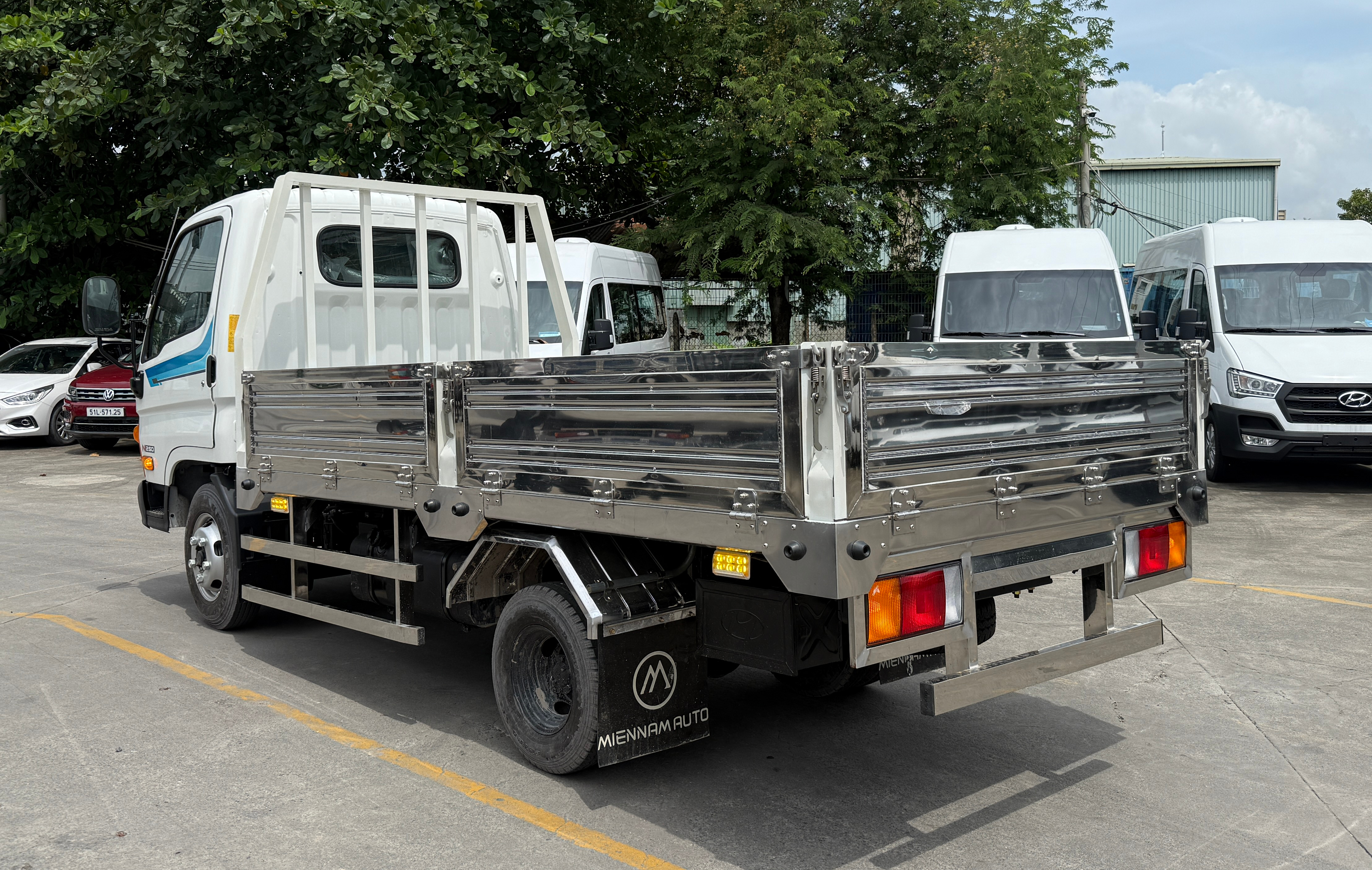 hyundai-mighty-n250-thung-lung-249-tan-3