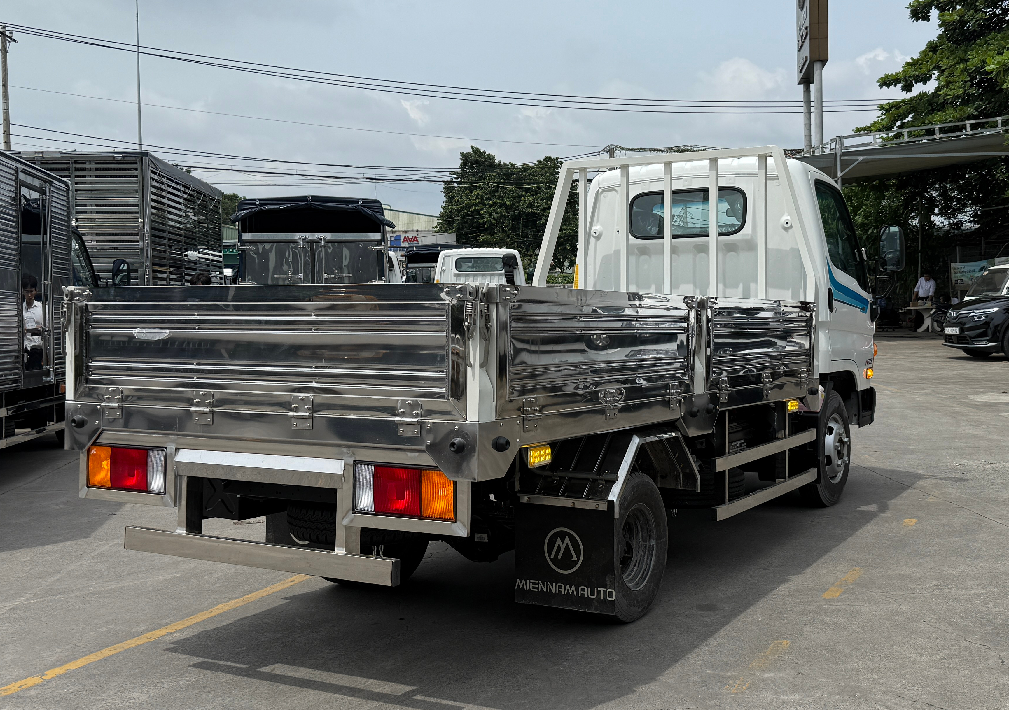 hyundai-mighty-n250-thung-lung-249-tan-4