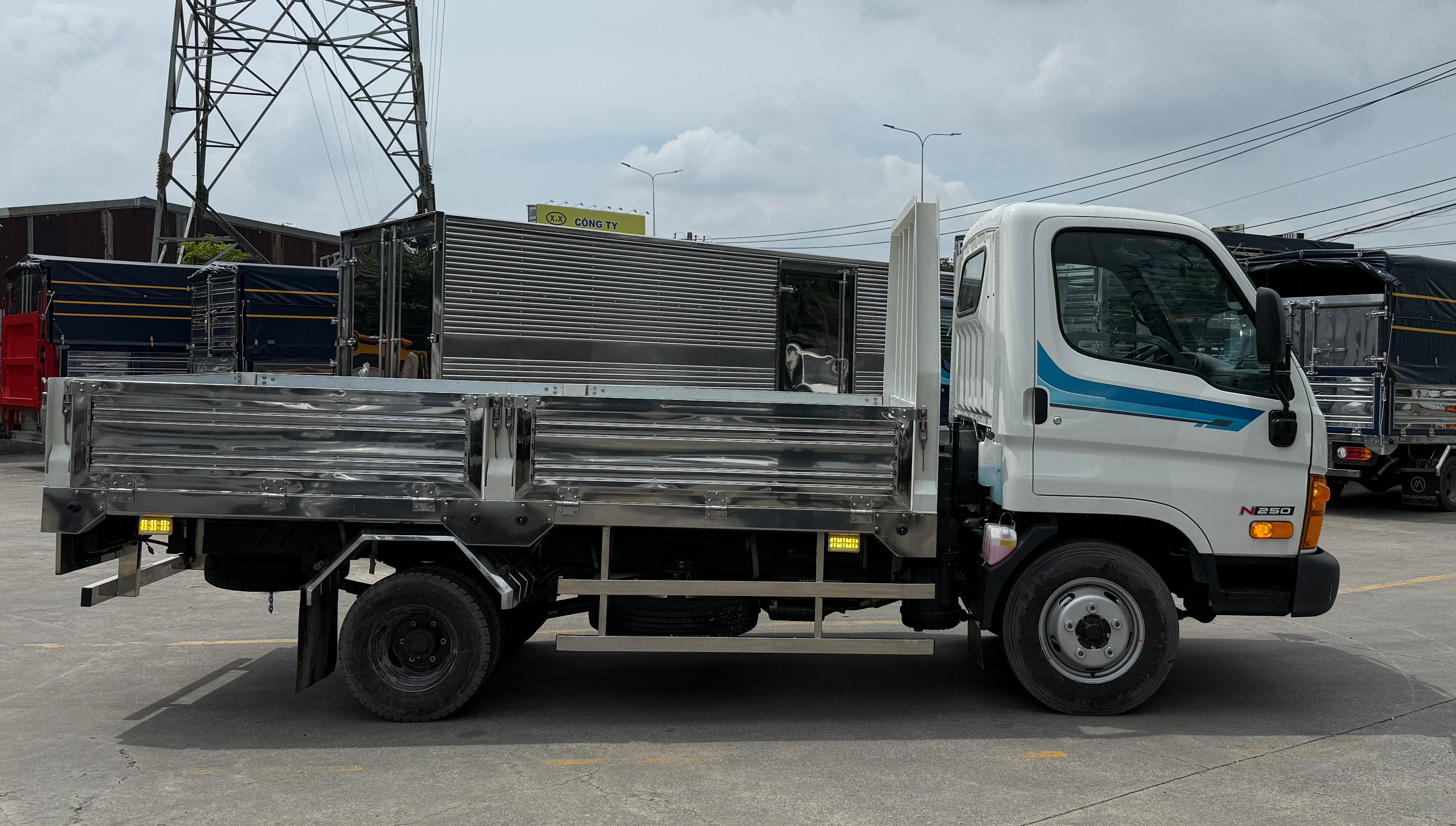 hyundai-mighty-n250-thung-lung-249-tan-5