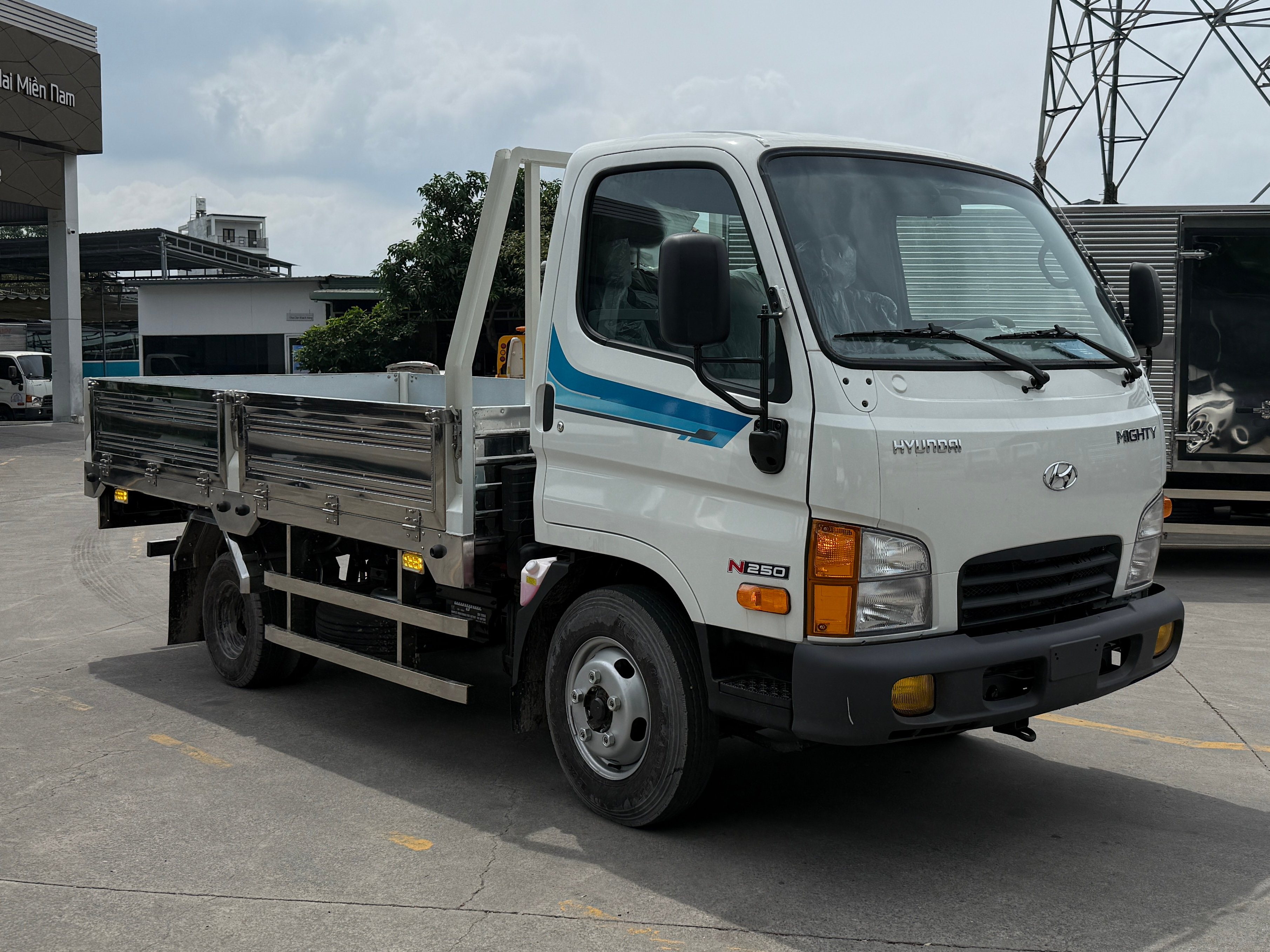 hyundai-mighty-n250-thung-lung-249-tan-6