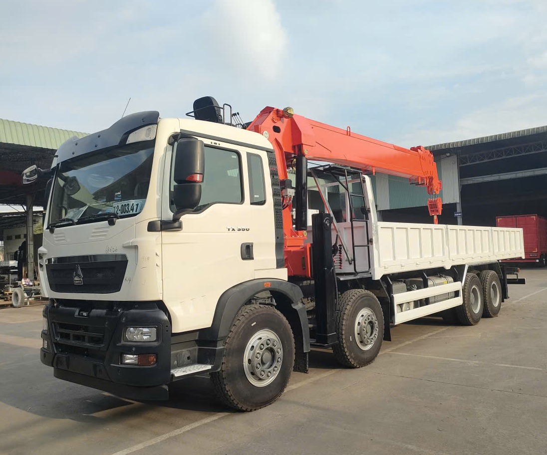 xe-howo-4-chan-gan-cau-kanglim-ks5206-8-2-tan-5