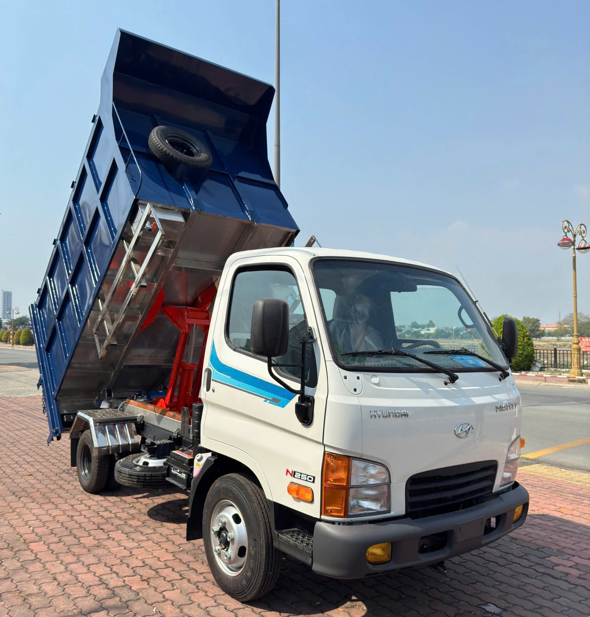 xe-cho-rac-nho-trong-thanh-pho-4-khoi-5-khoi-8-khoi-an-khoa-auto-8
