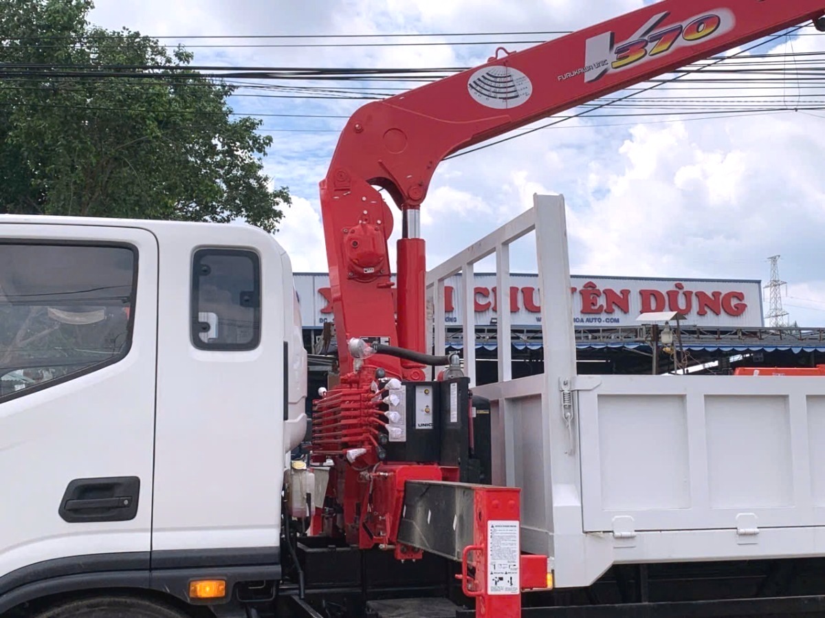 Quy cách Cẩu Unic URV375K 3 tấn 5 khúc