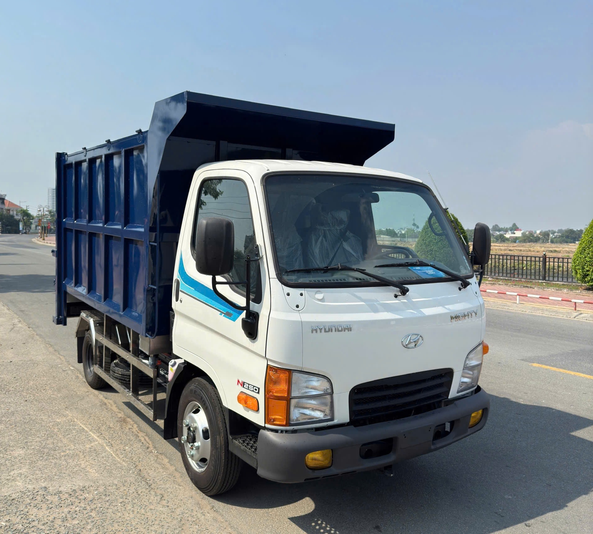 xe-cho-rac-nho-trong-thanh-pho-4-khoi-5-khoi-8-khoi-an-khoa-auto-17