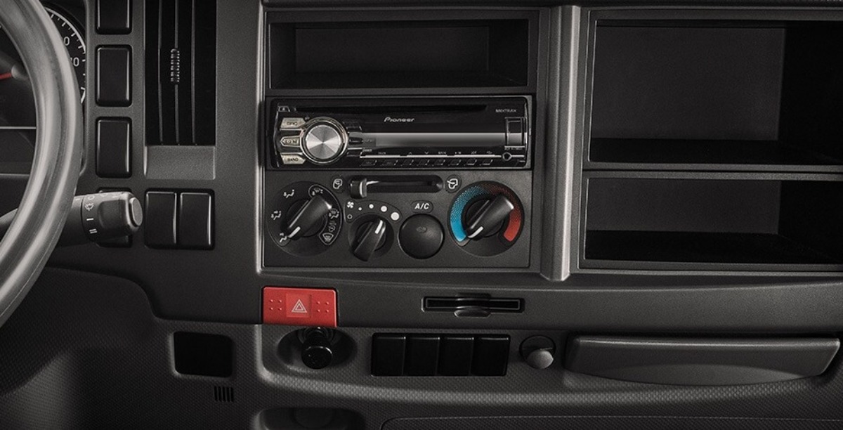 Nội thất bảng điều khiển cabin Isuzu FVZ60TE5