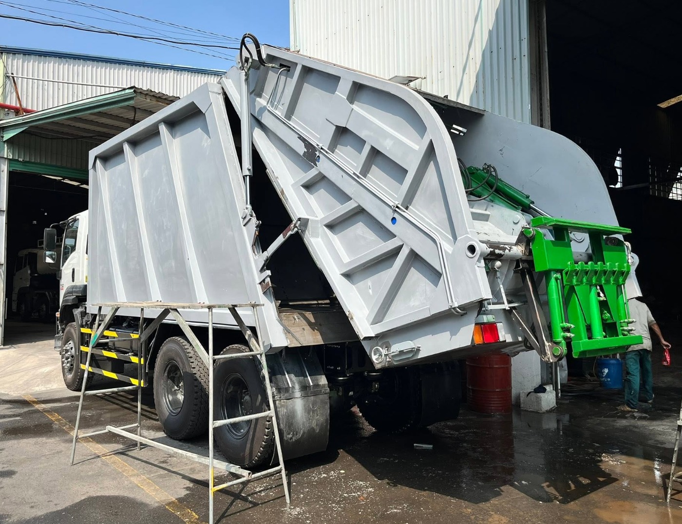 xe-cuon-ep-rac-isuzu-fvr-21-khoi-1
