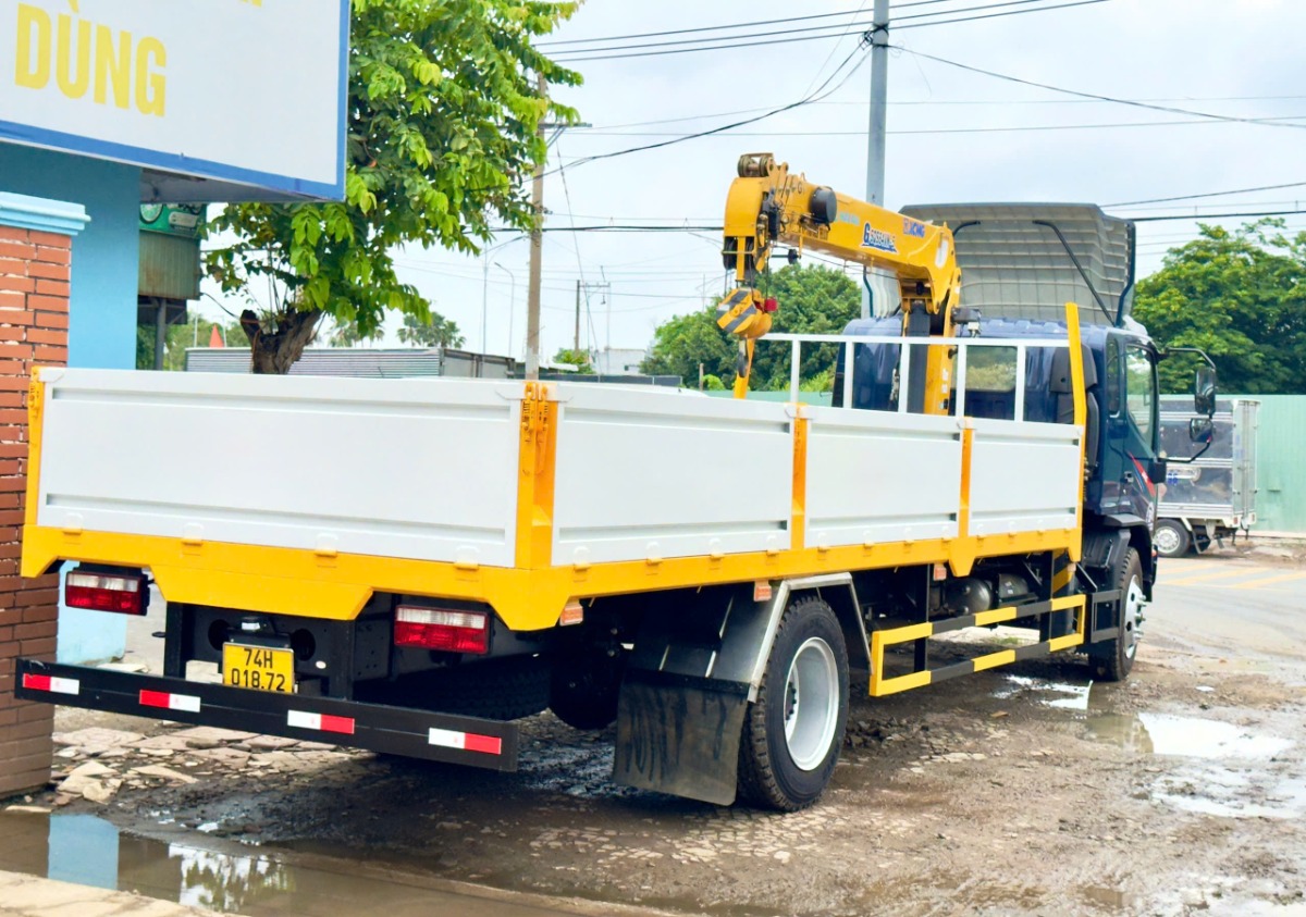 Kết cấu thùng lửng gắn cẩu Jac N900 