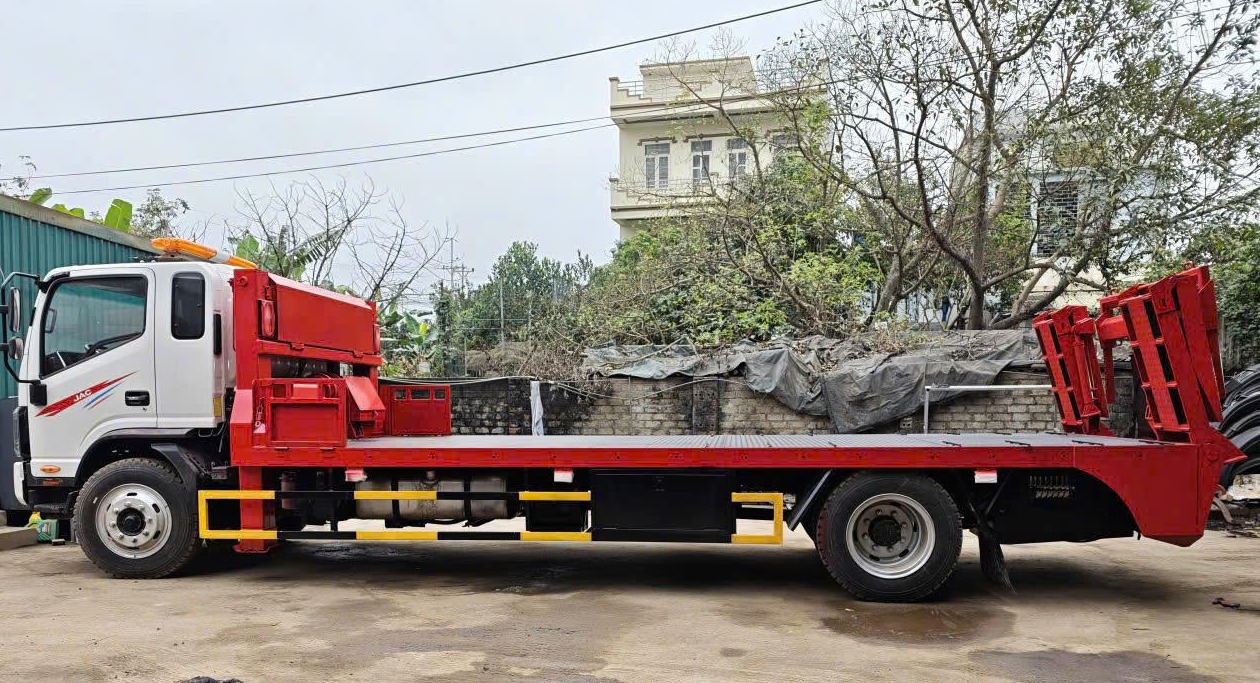 jac-n900-plus-e5-nang-dau-cho-xe-may-cong-trinh-co-cang-keo-2