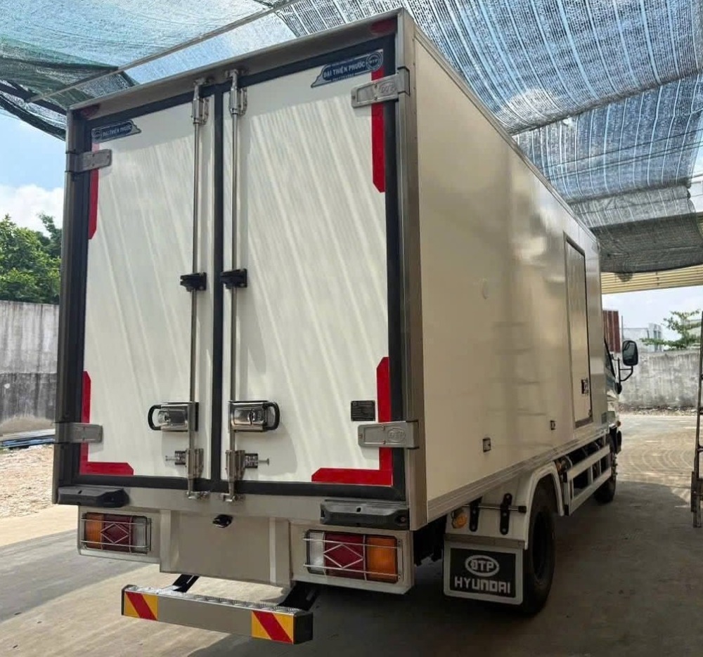 Hyundai Mighty N650L E Thùng đông lạnh