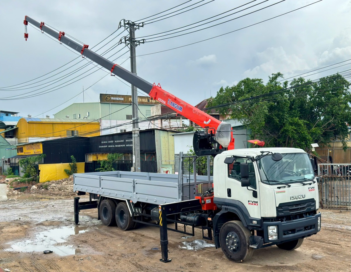 Isuzu FVM 1500 gắn cẩu Kanglim KS2056T/S