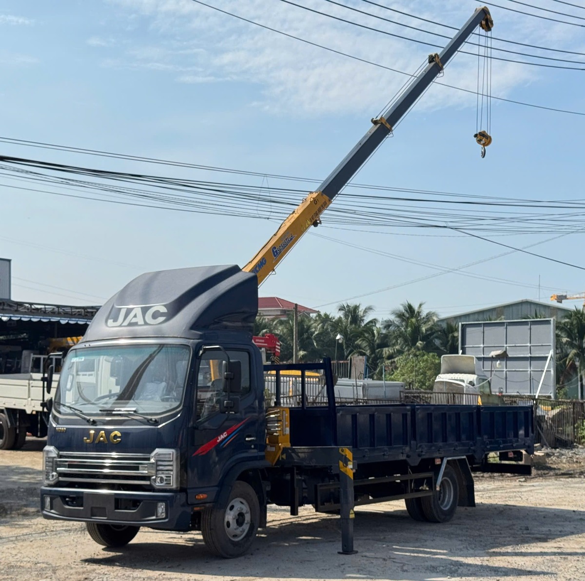 jac N350SL gắn cẩu XCMG 3 tấn 4 khúc
