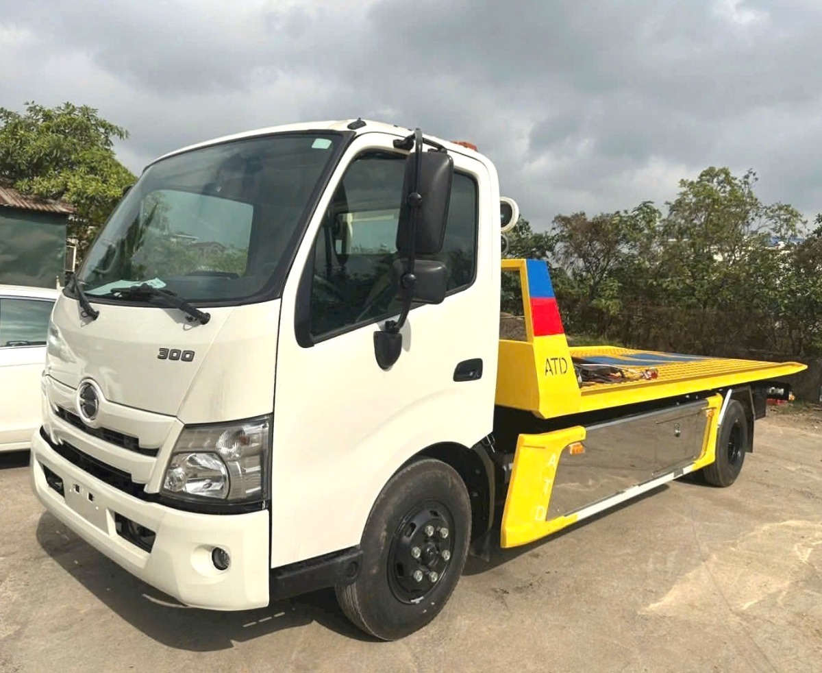 Hino XZU730L cứu hộ giao thông sàn trượt