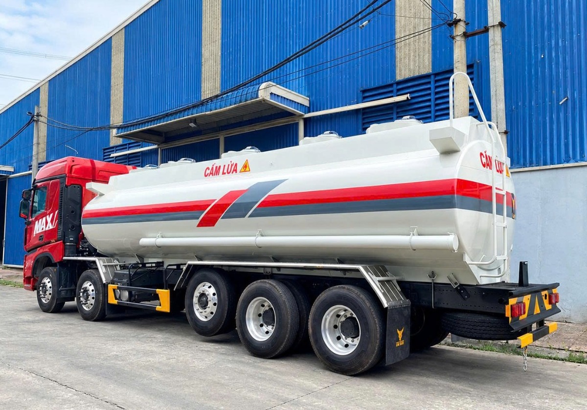 Howo Max 5 chân bồn chở xăng dầu 26 khối