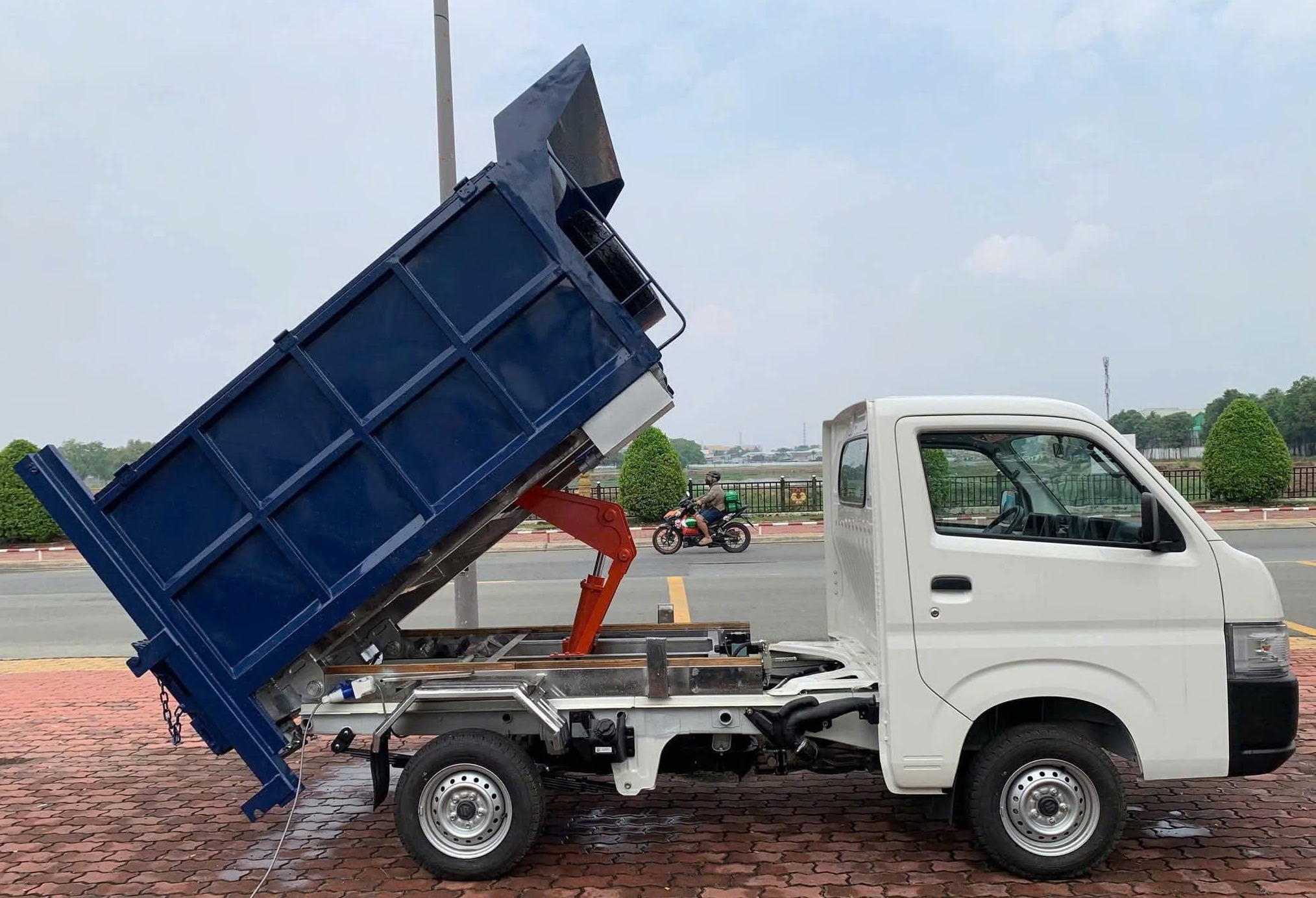 xe-cho-rac-nho-trong-thanh-pho-4-khoi-5-khoi-8-khoi-an-khoa-auto-5