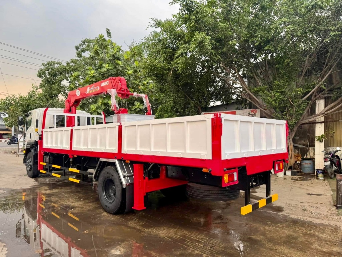 isuzu-fvr900-gan-cau-unic-555-ro-nang-nguoi-8
