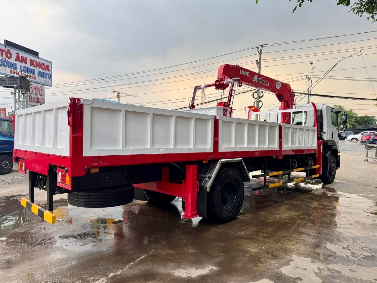 isuzu-fvr900-gan-cau-unic-555-ro-nang-nguoi-5