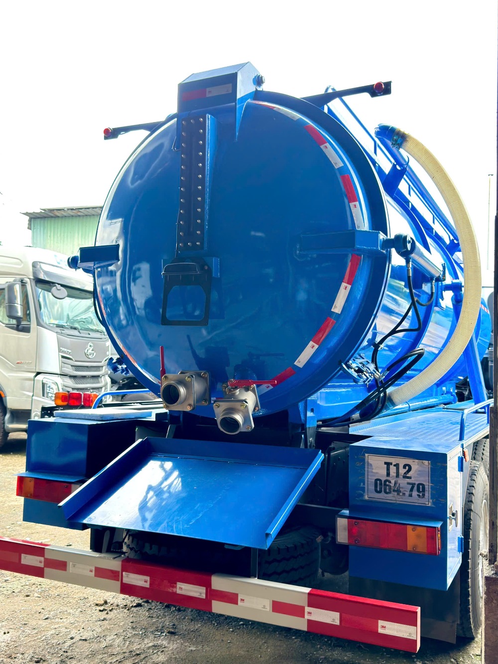 Dongfeng-3-chan-bon-hut-chat-thai-13-khoi-9