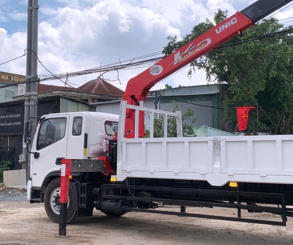 Quy cách Cẩu Unic URV375K 3 tấn 5 khúc