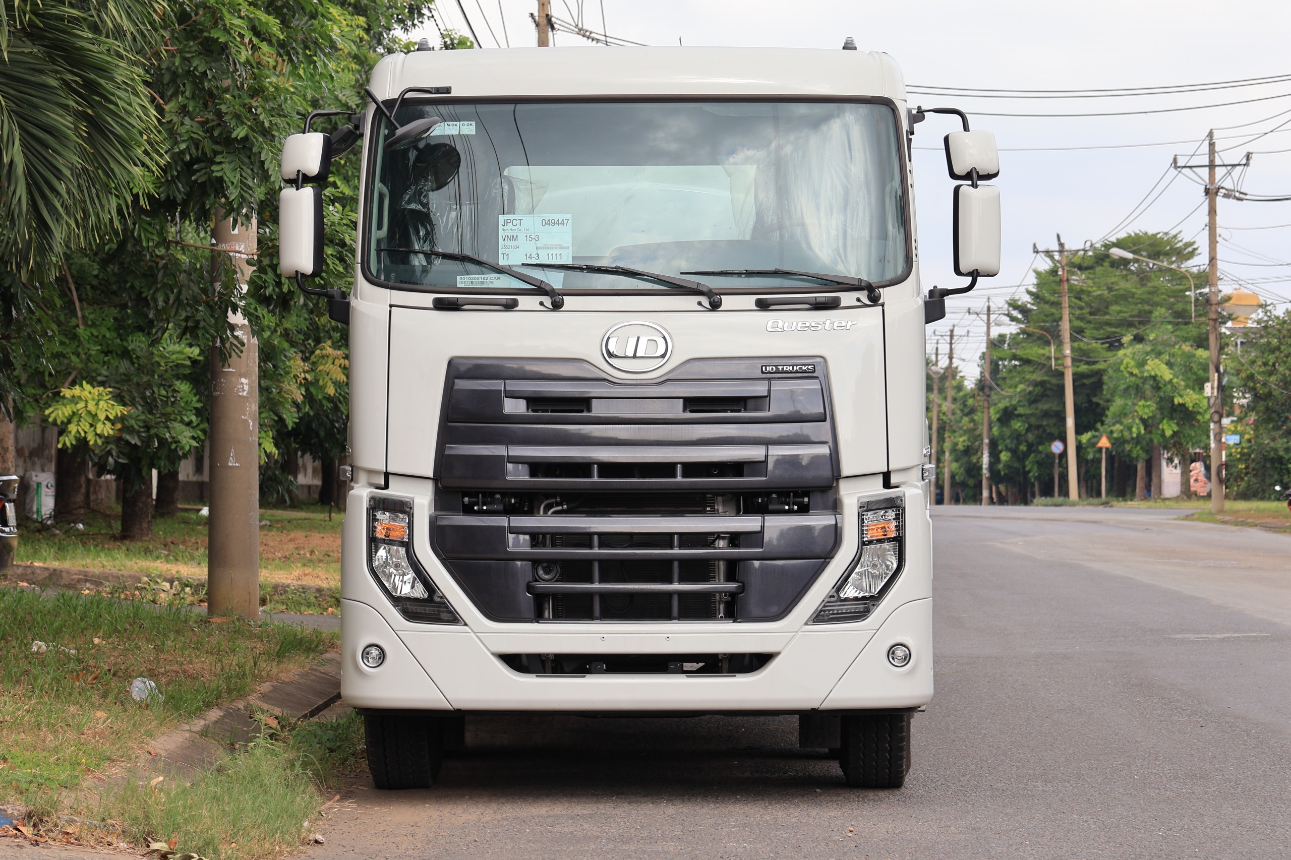 xe-UD-Trucks-4-chan-bon-xang-dau-22-khoi-6