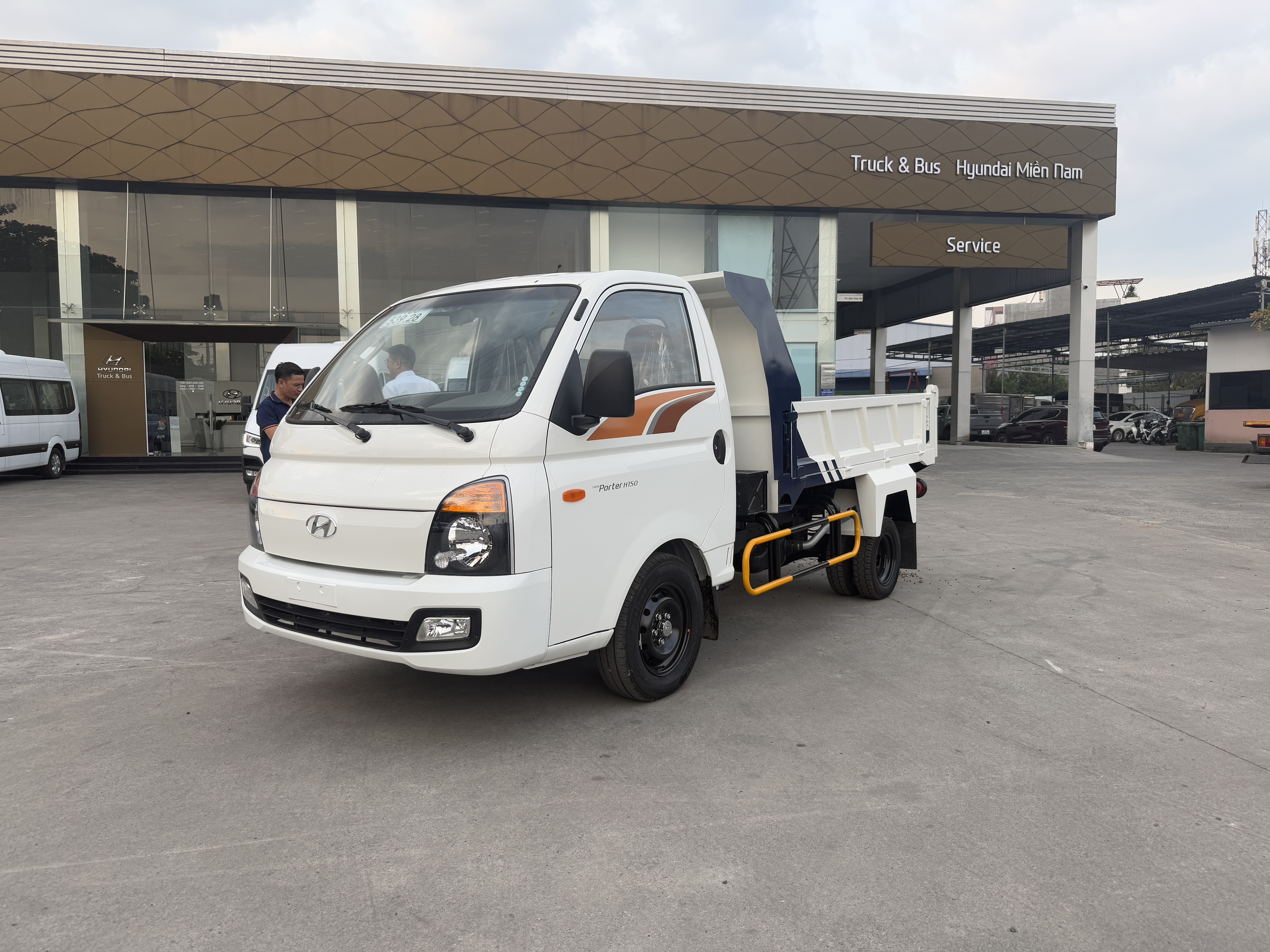 xe-ben-hyundai-h150-1-6-khoi-euro-5-1