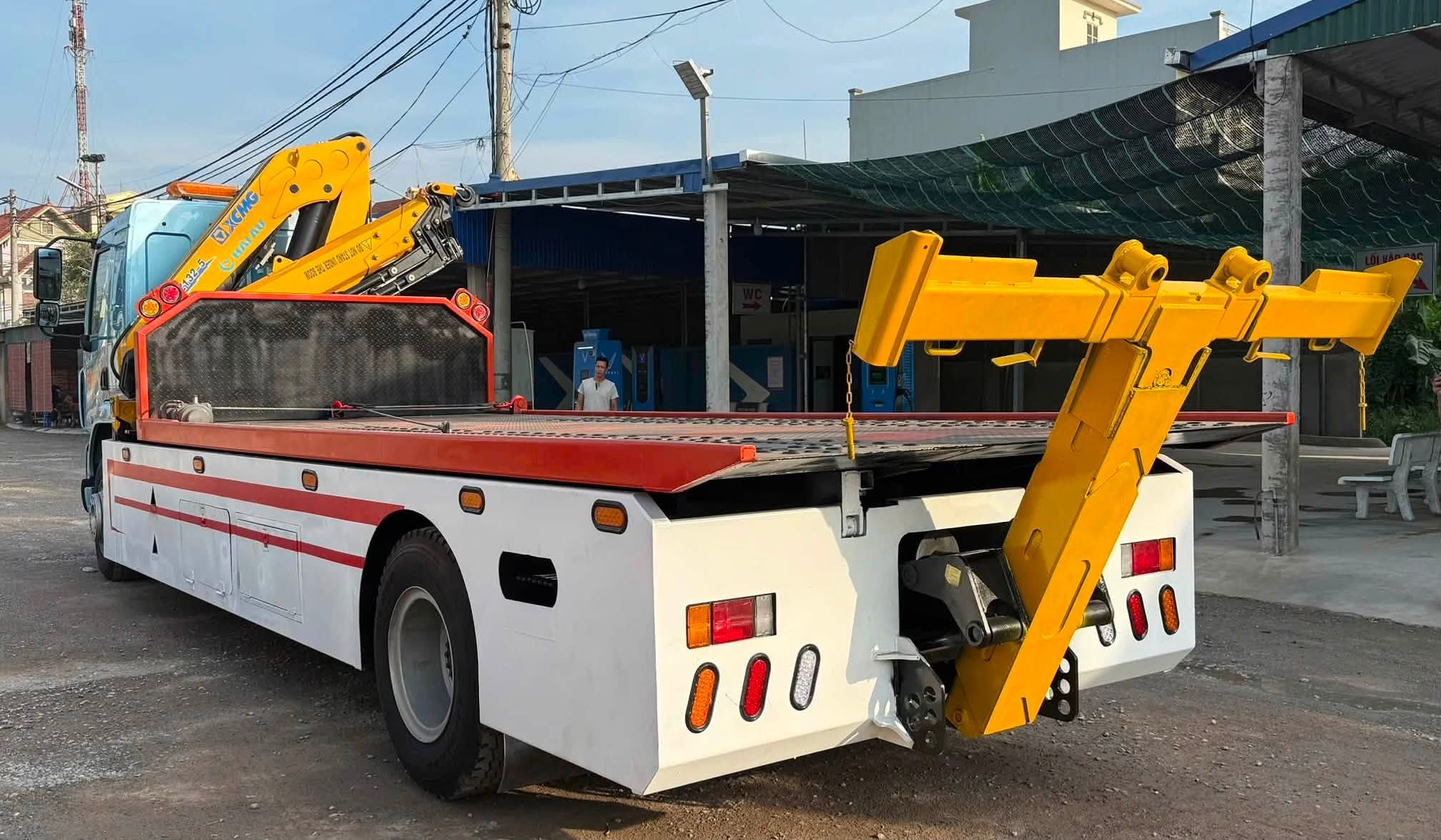 xe-cuu-ho-chenglong-m3-3-chuc-nang-gan-cau-xcmg-sqz132-4-1