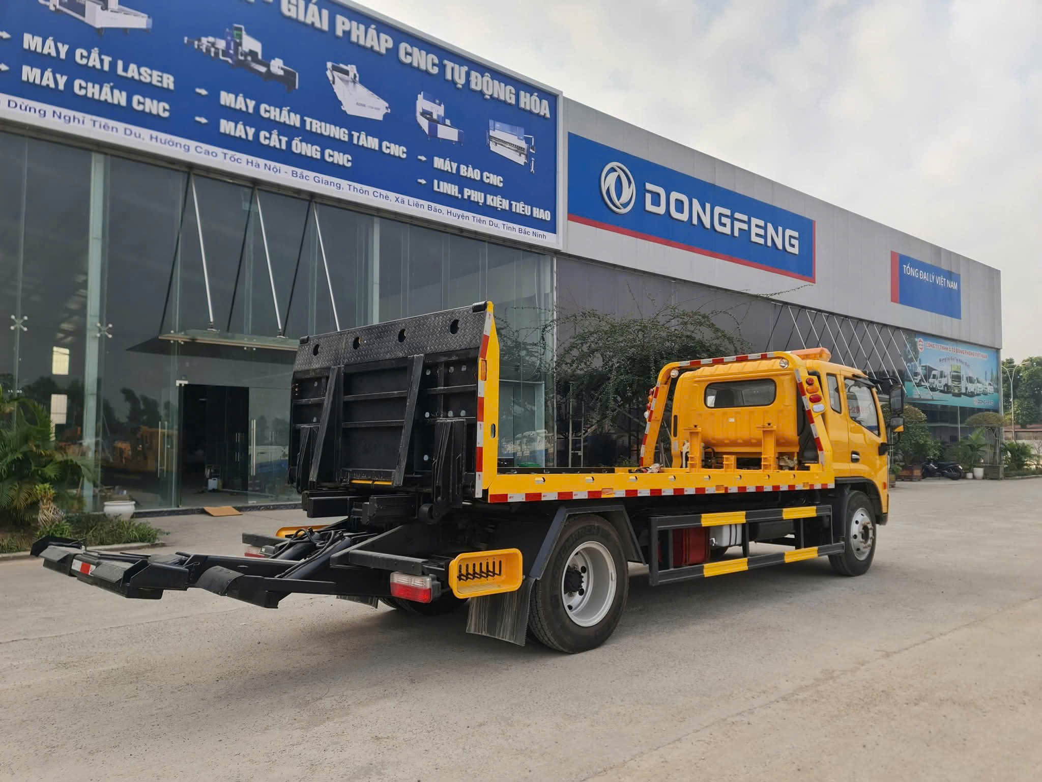 xe-cuu-ho-dongfeng-d8-keo-cho-xe-8