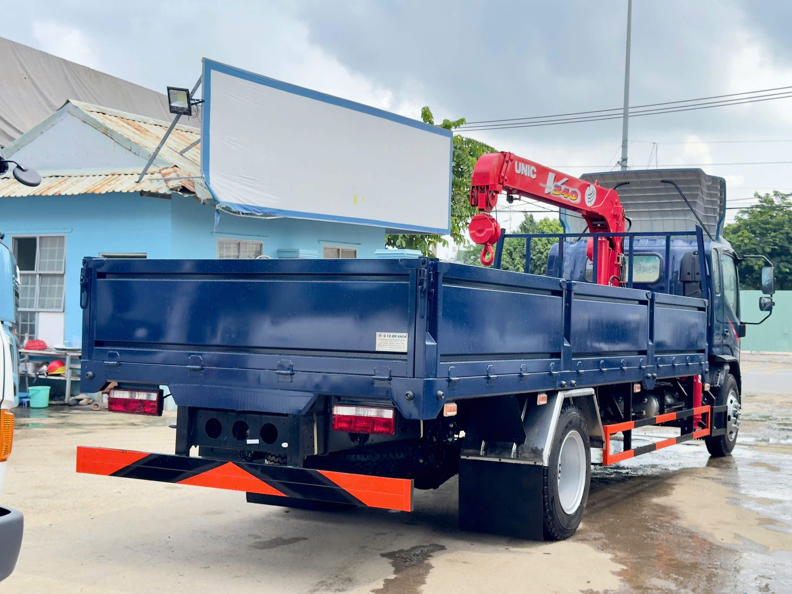 xe-jac-n900-euro-5-gan-cau-unic-ur-v343-3-tan-3-khuc-3