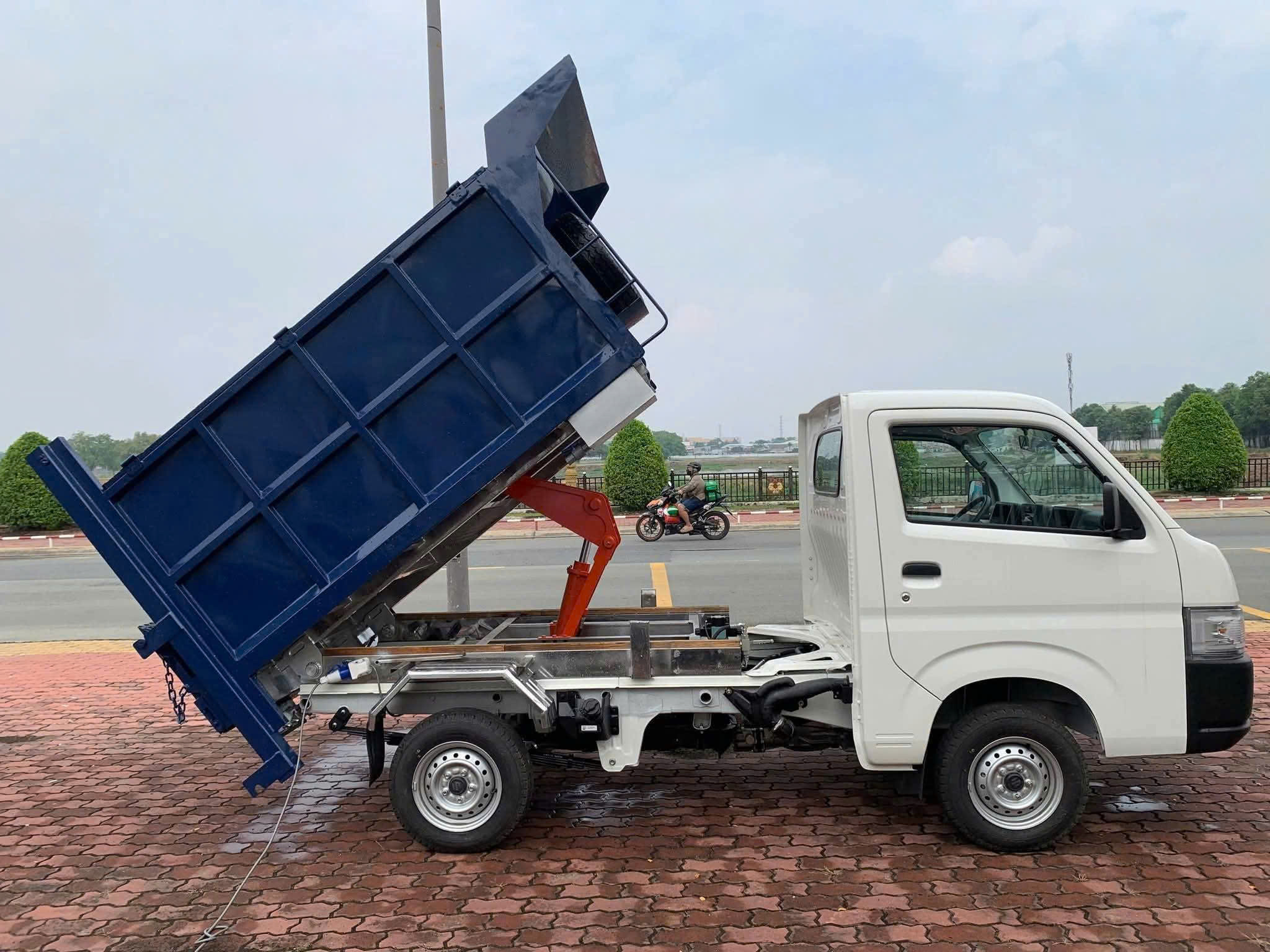 xe-cho-rac-nho-trong-thanh-pho-4-khoi-5-khoi-8-khoi-an-khoa-auto-5