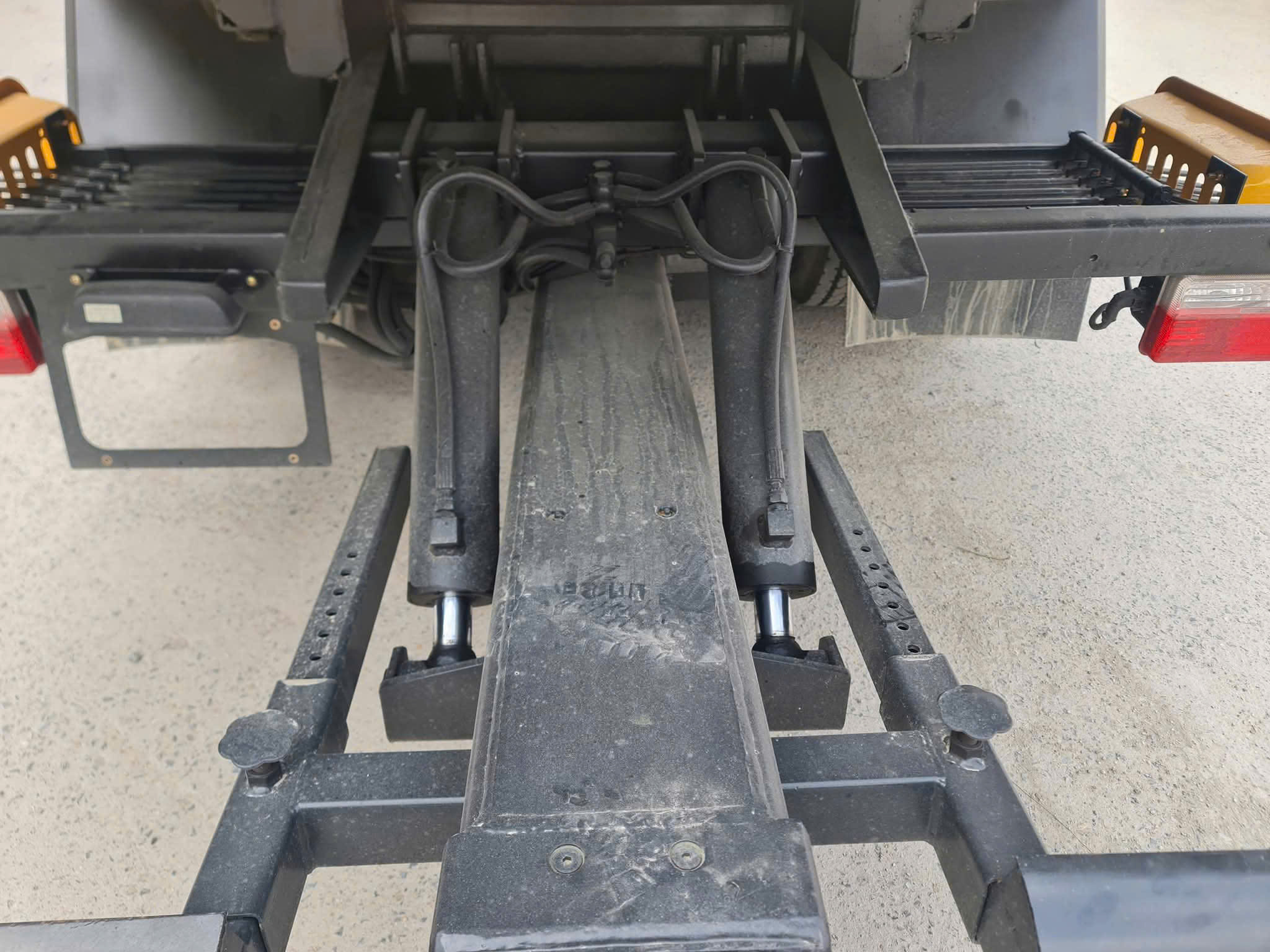 xe-cuu-ho-dongfeng-d8-keo-cho-xe-7