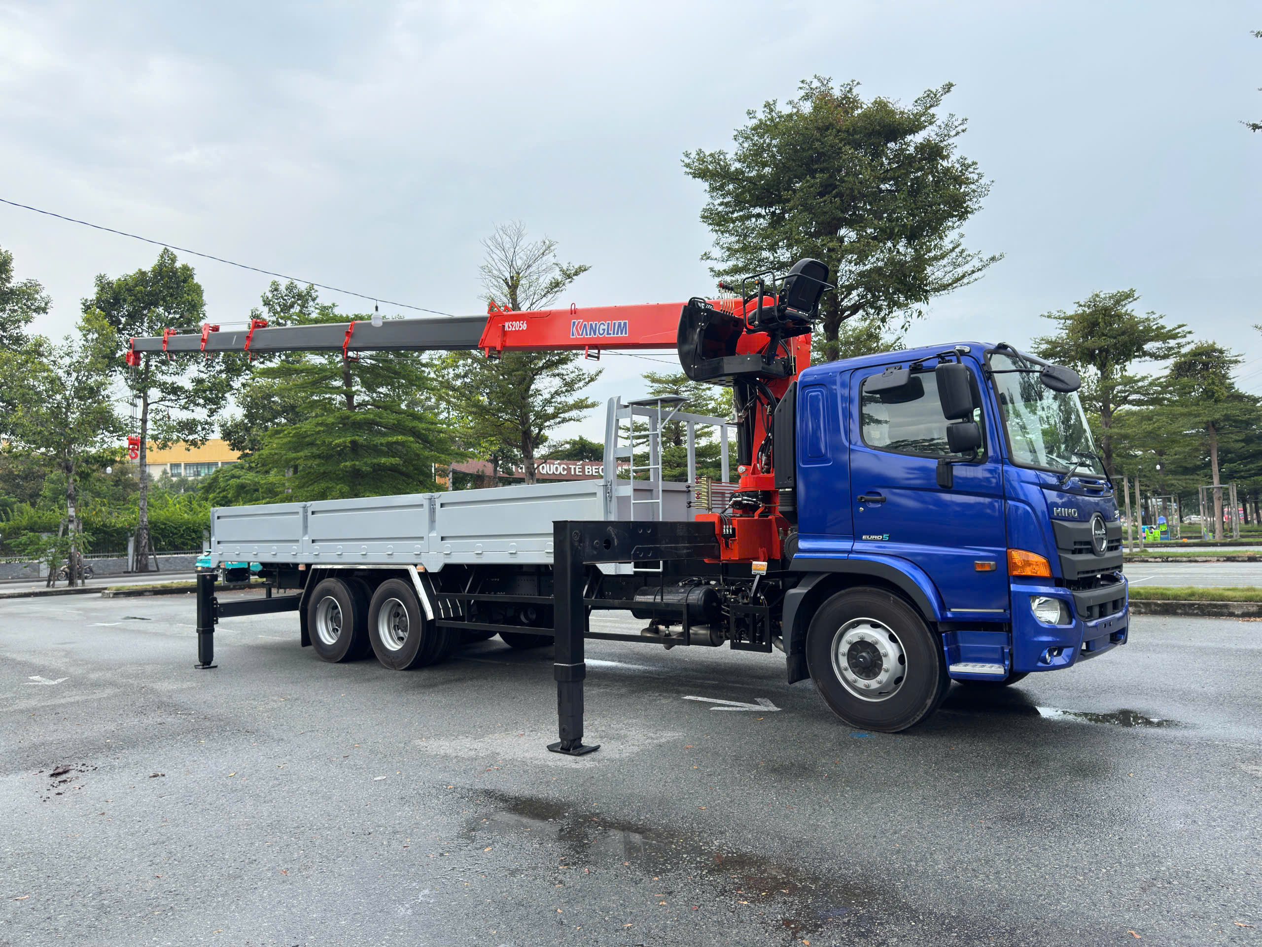 z7570788398183_002_74494ae46f9269f3b702065e4a5d0913